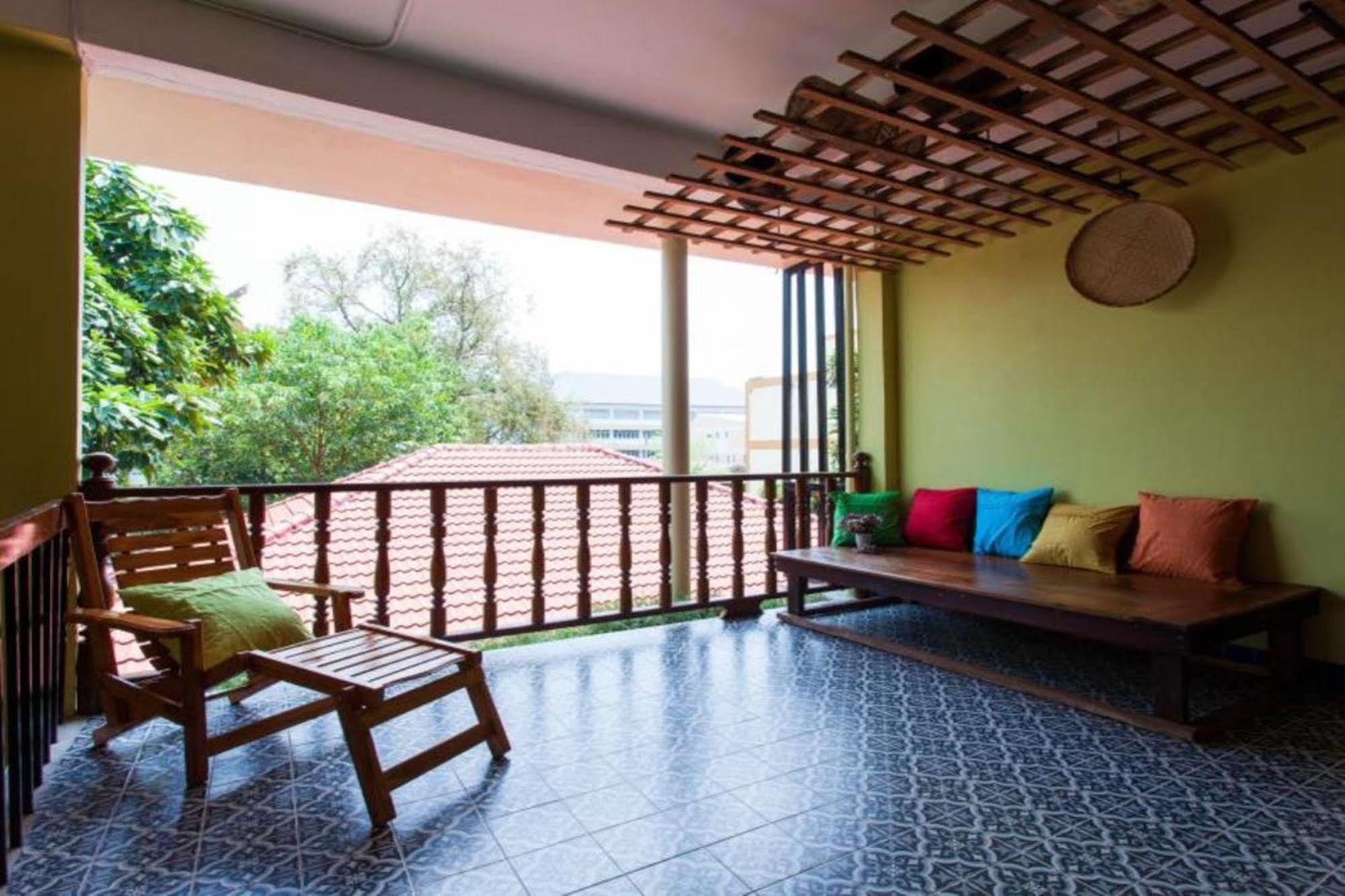 Hotel At Phra Sing Chiang Mai Esterno foto