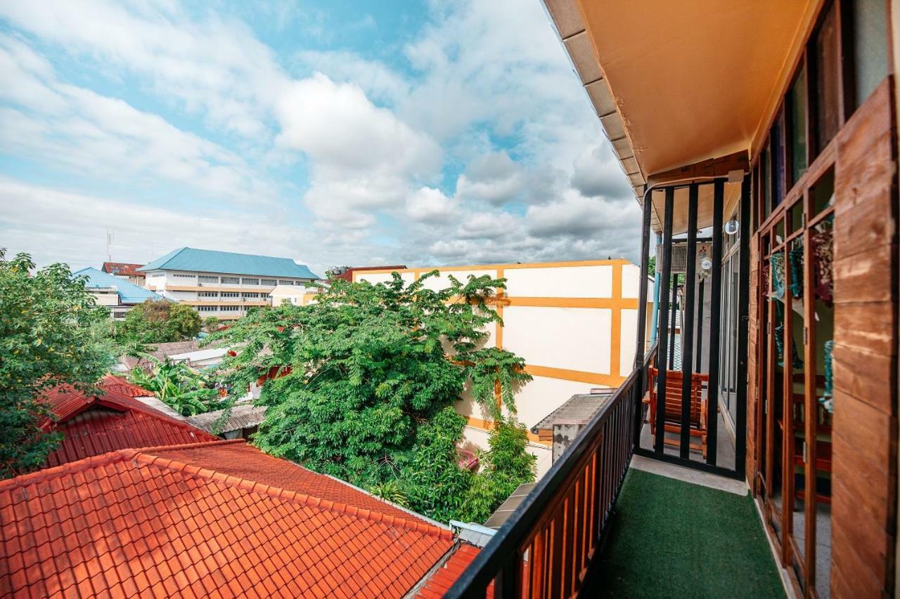 Hotel At Phra Sing Chiang Mai Esterno foto