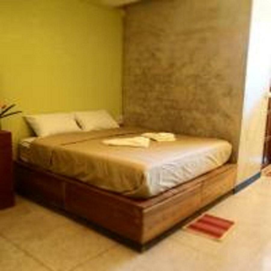 Hotel At Phra Sing Chiang Mai Esterno foto